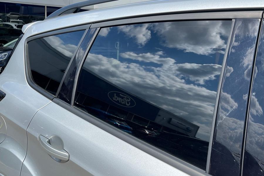 Ford Kuga Photo autoimg-d0b8762b4c2f465f444c3363ee9ffe432419ce71.jpg