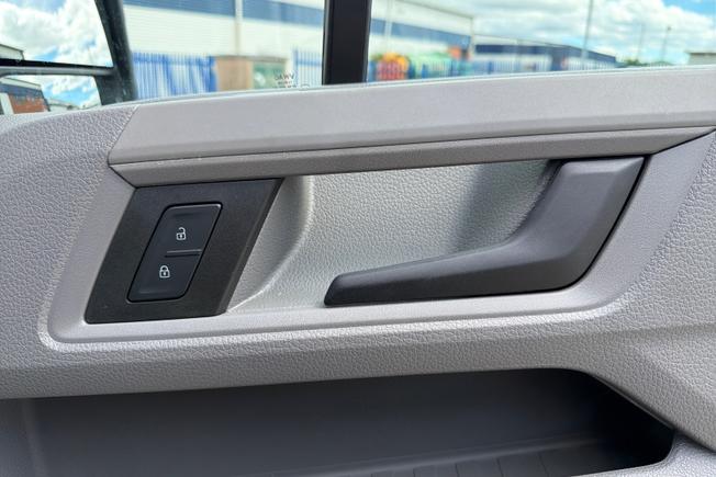 VOLKSWAGEN Crafter Photo 35