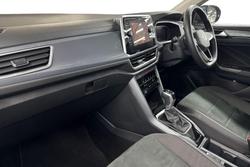 VOLKSWAGEN T-Roc Photo 2