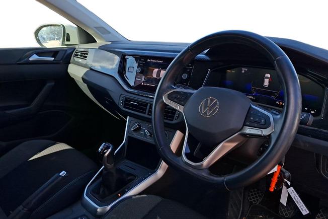 VOLKSWAGEN Taigo Photo 6