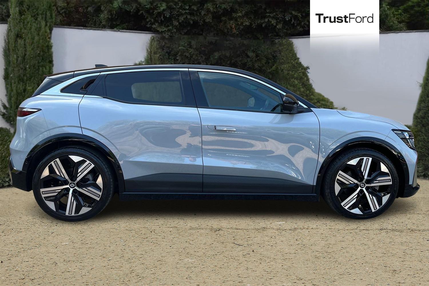 Renault MEGANE E-TECH Photo 2