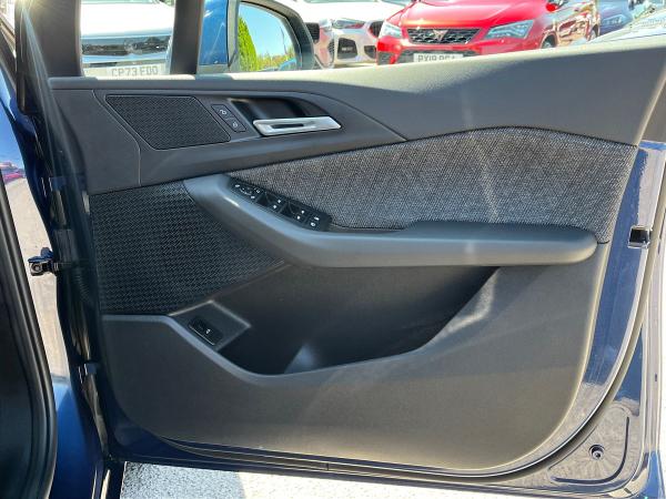 BMW 2 Series Active Tourer Photo autoimg-d0c4982f29a40ac79233149c9576342130b7cd84.jpg