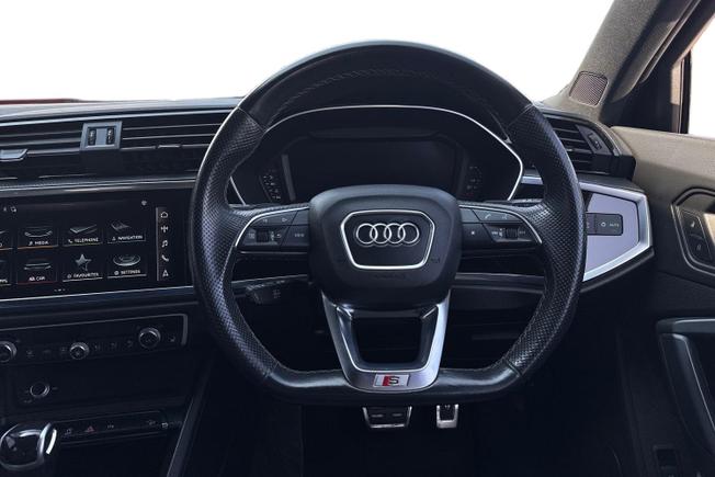 AUDI Q3 Photo 11
