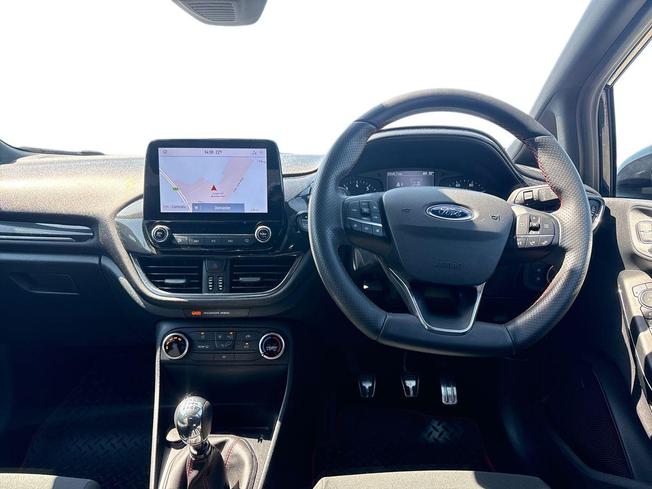 FORD Fiesta Photo 11