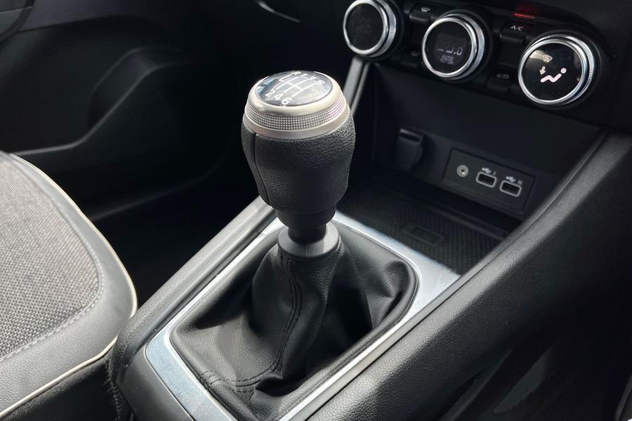 Renault Captur Photo autoimg-d0d10540f6287a0bf89073438a0f2d7135d1fbc8.jpg