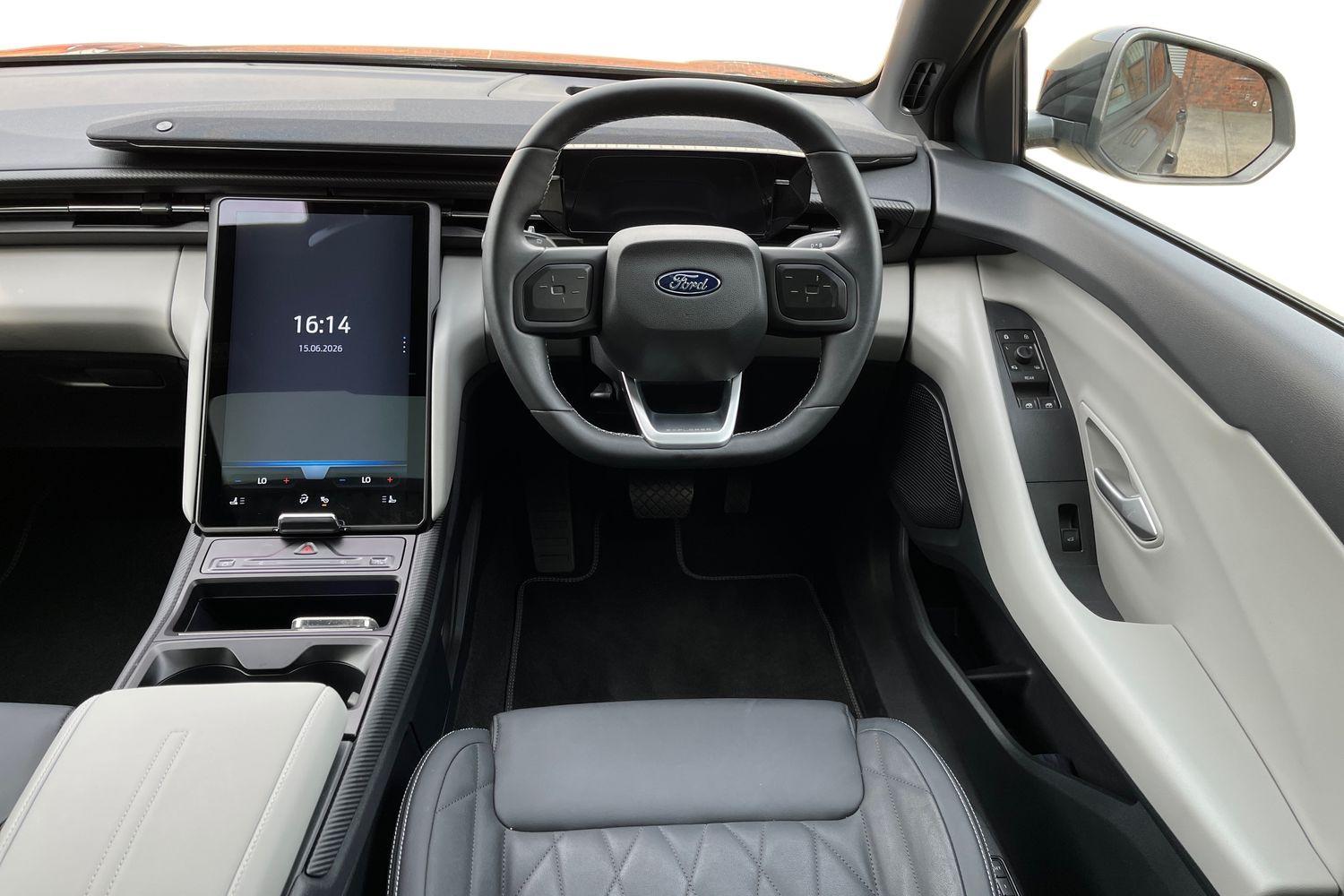 Ford Explorer Photo 10