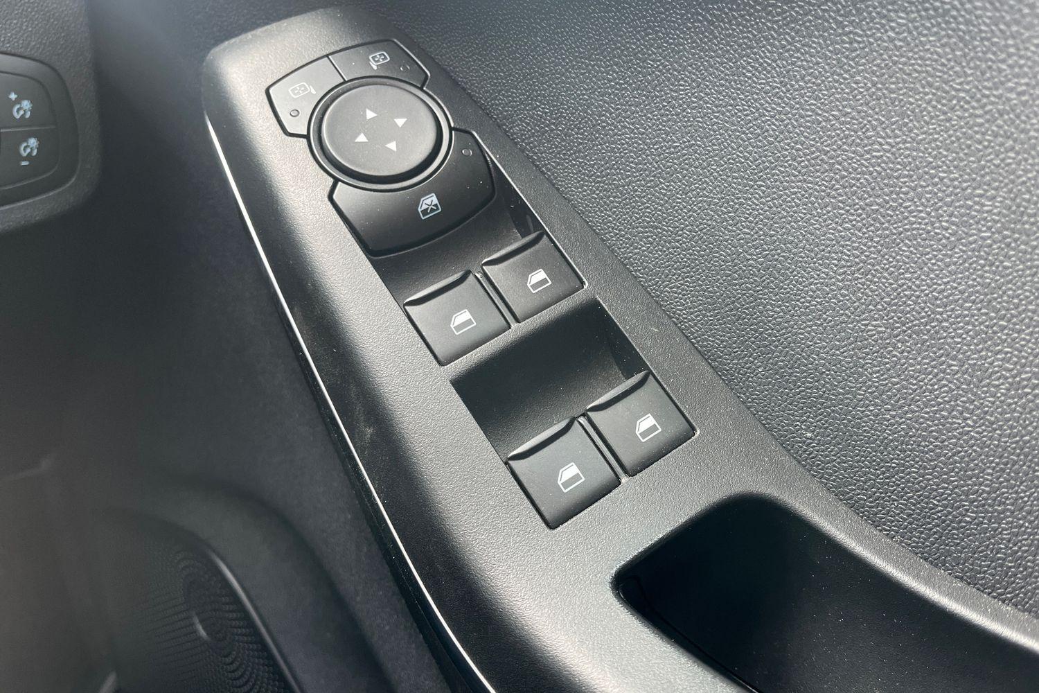 Ford FIESTA Photo 15