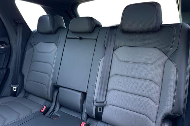 VOLKSWAGEN Touareg Photo 9