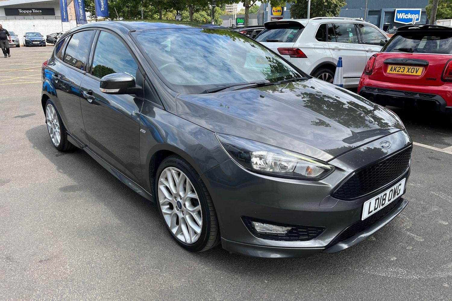 Ford FOCUS Photo 35