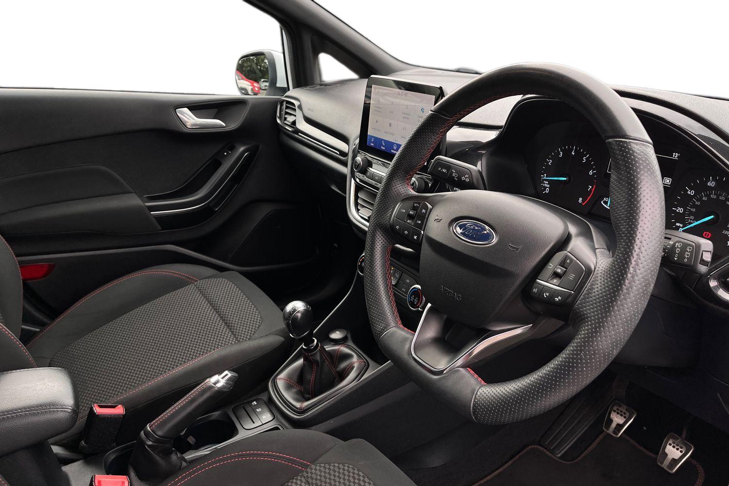 Ford FIESTA Photo 8