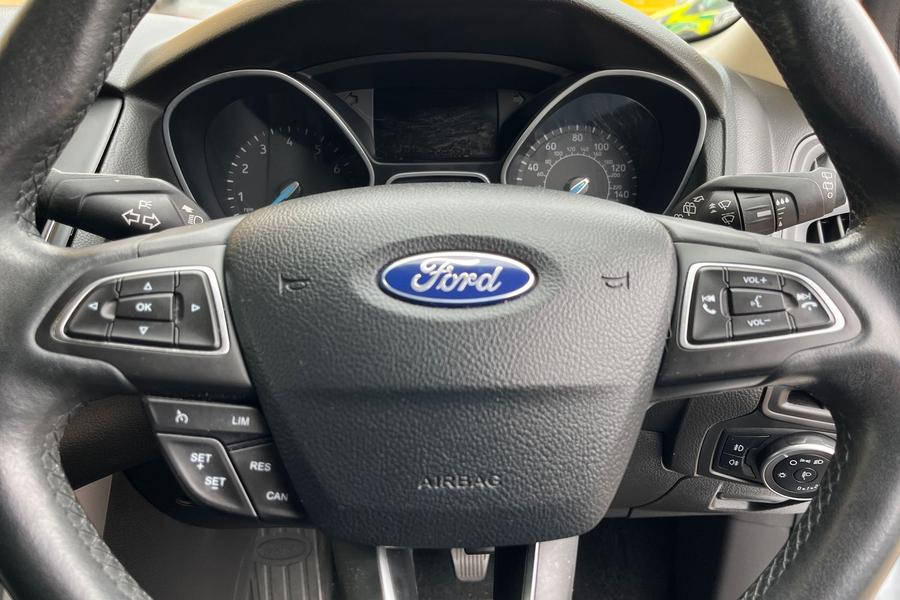 Ford FOCUS Photo autoimg-d0d8f5514b85df9232e75b349f89e2428beca5c7.jpg