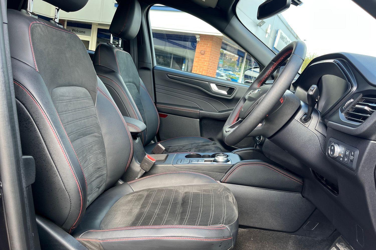 Ford KUGA Photo 16