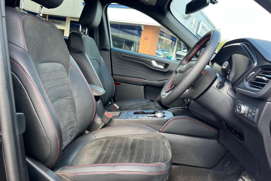 Ford KUGA Photo autoimg-d0da393dd3e1da245a0658235f07f0a4c89d122f.jpg