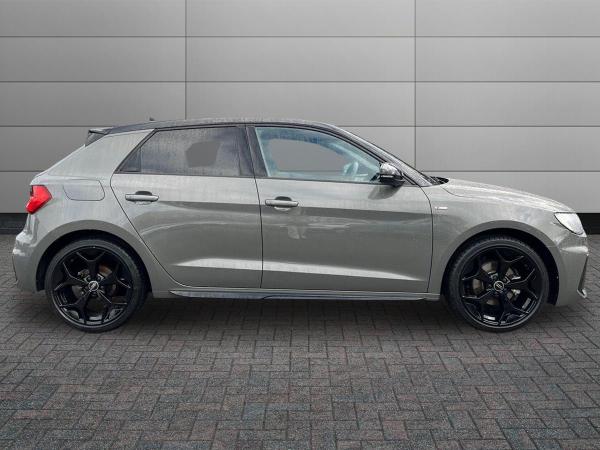 Audi A1 Photo autoimg-d0dc287ff1e7837ca4f5a209b87e28c22857346c.jpg