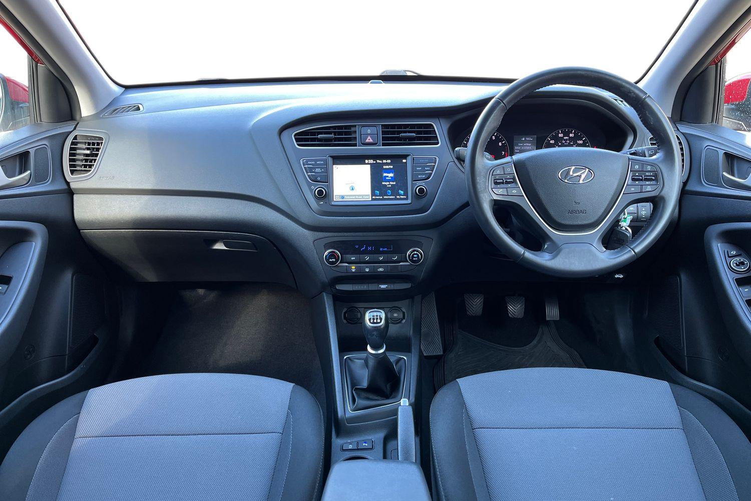 Hyundai i20 Photo 9