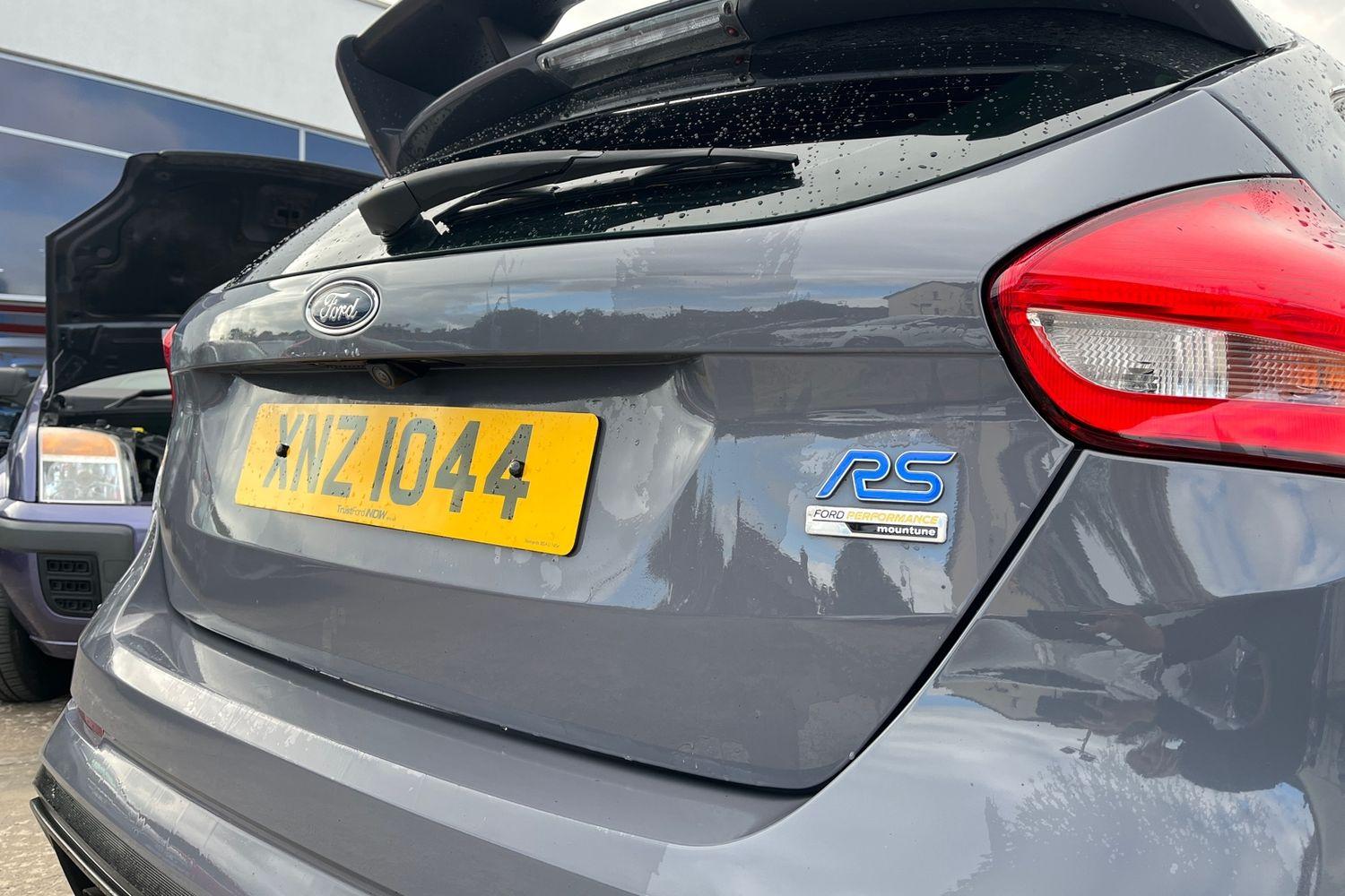 Ford FOCUS RS Photo 39
