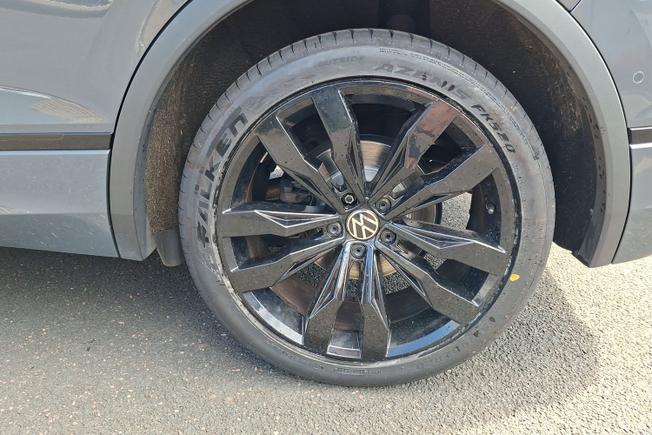 VOLKSWAGEN Tiguan Photo 5