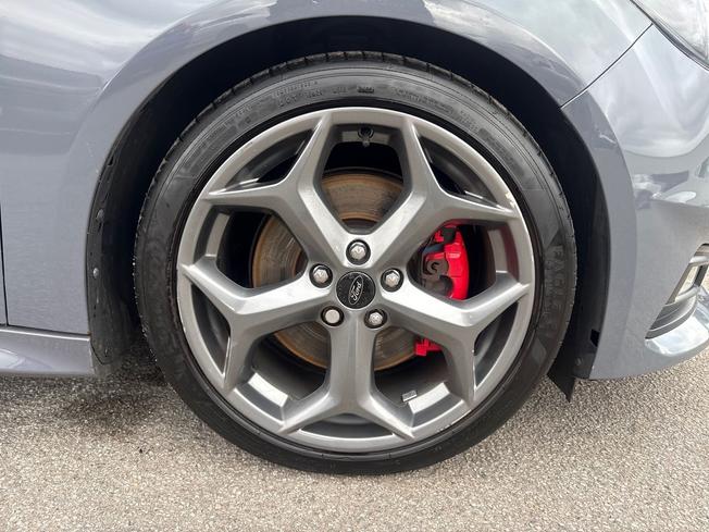 FORD Focus Photo 5
