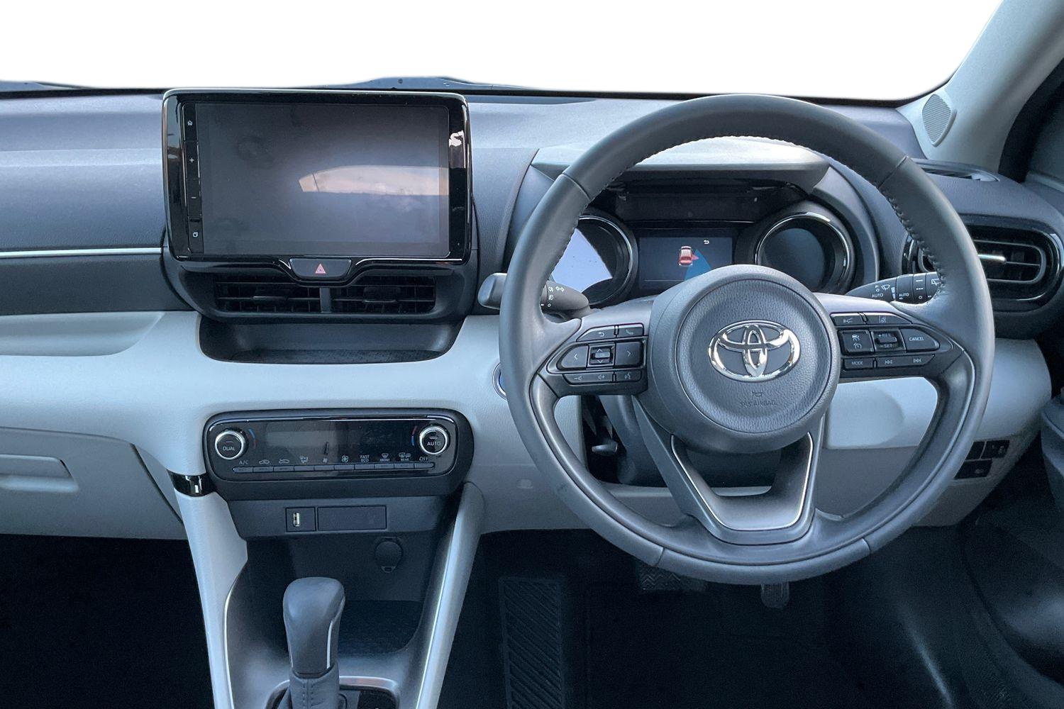 Toyota Yaris Photo 10