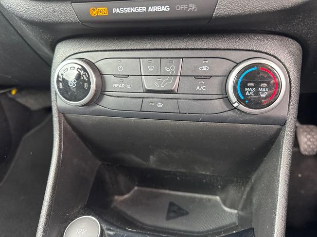 FORD Fiesta Photo 31