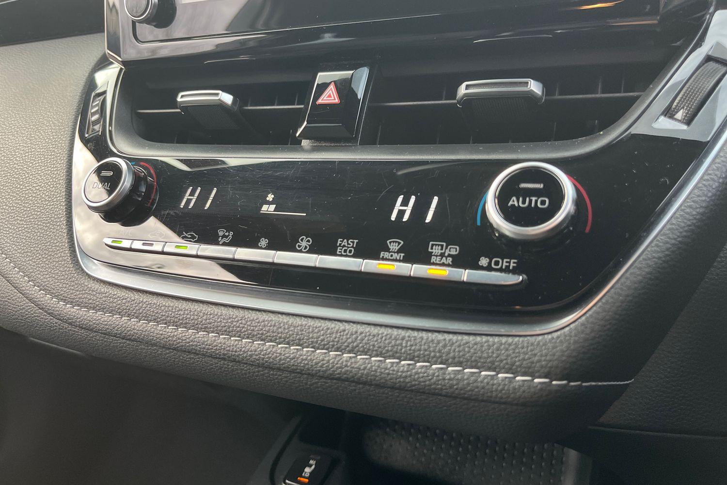 Toyota COROLLA Photo 30