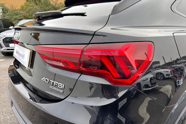 Audi Q3 Photo 19