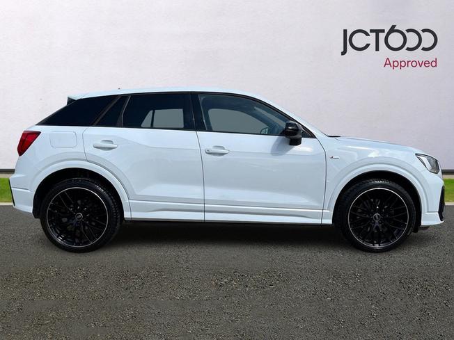 AUDI Q2 Photo 4