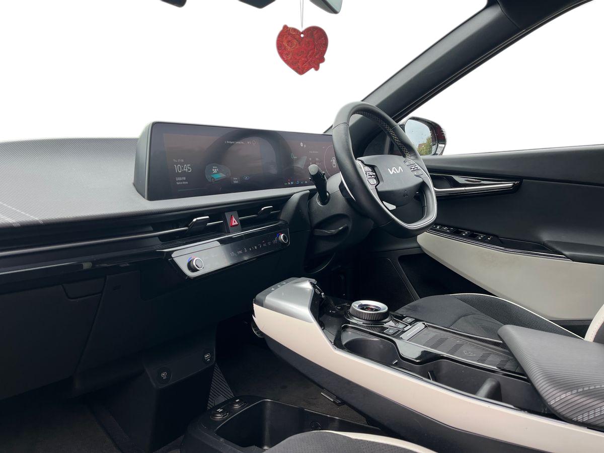Kia EV6 Photo 2