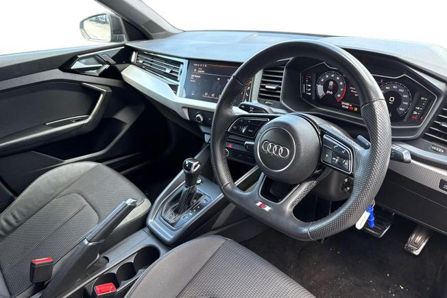 AUDI A1 Photo 6