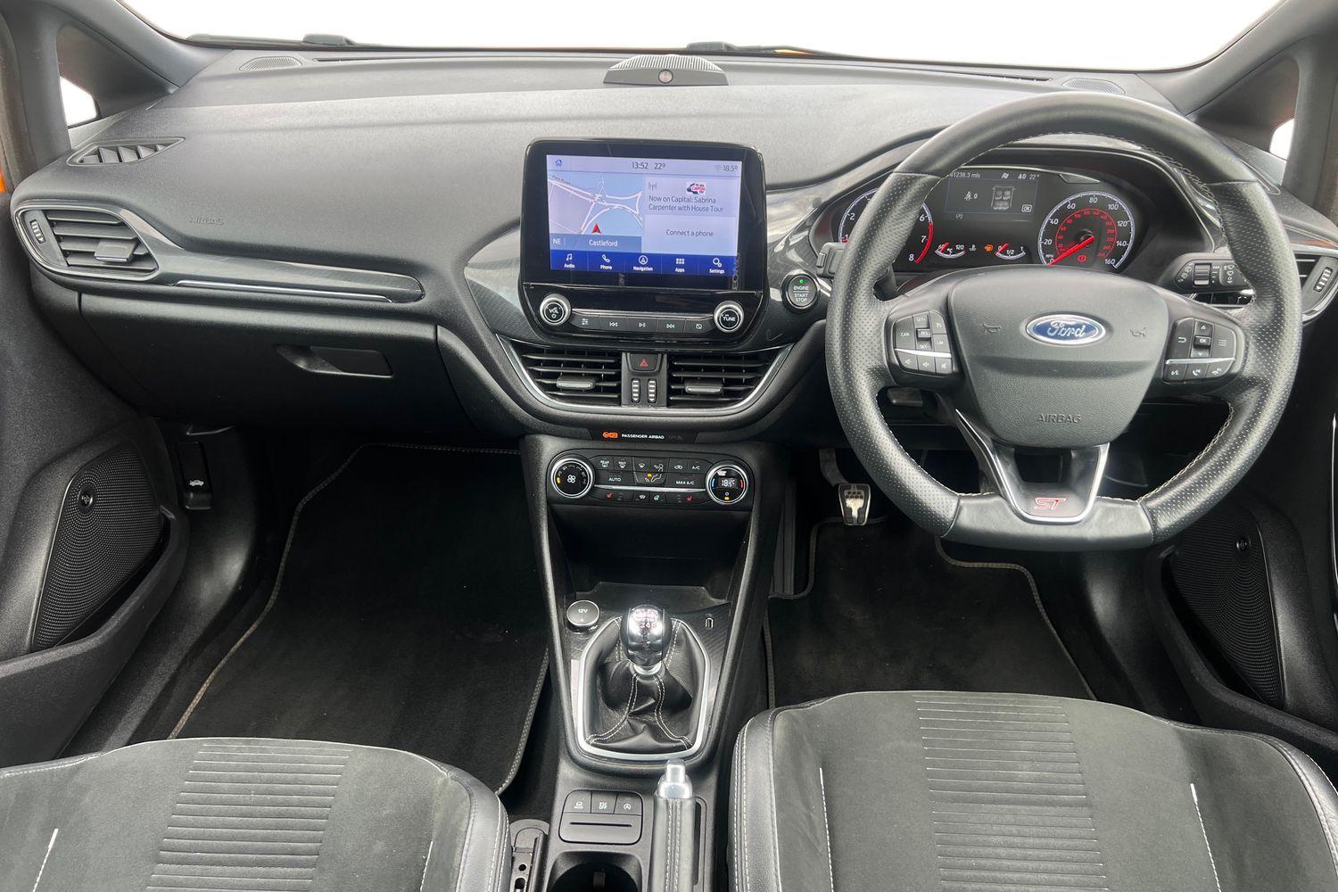 Ford FIESTA Photo 9