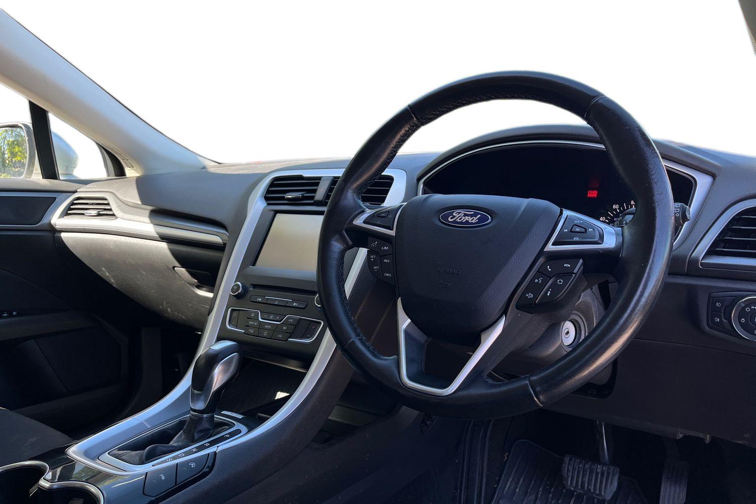 Ford Mondeo Photo 8