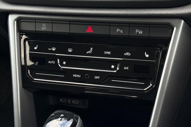 VOLKSWAGEN T-Roc Photo 22