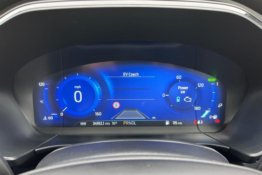 Ford Kuga Photo autoimg-d10977aff2f84fafae1026d1d7d19424467046a4.jpg