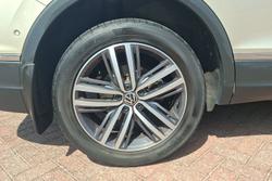 VOLKSWAGEN Tiguan Allspace Photo 5