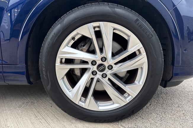 AUDI Q7 Photo 5