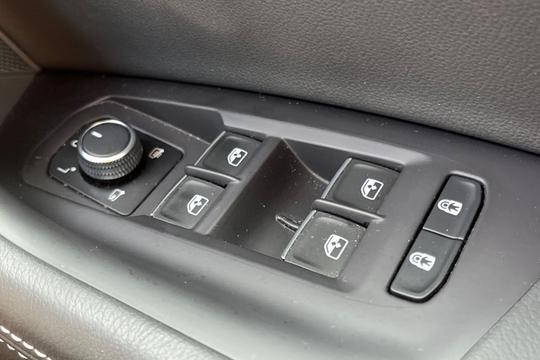 Volkswagen Touareg Photo autoimg-d111bbce561fc5eea02129fac816707466f7968b.jpg