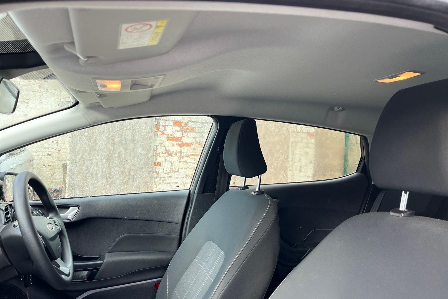 Ford FIESTA Photo 18