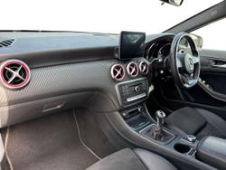 MERCEDES-BENZ A Class Photo 2