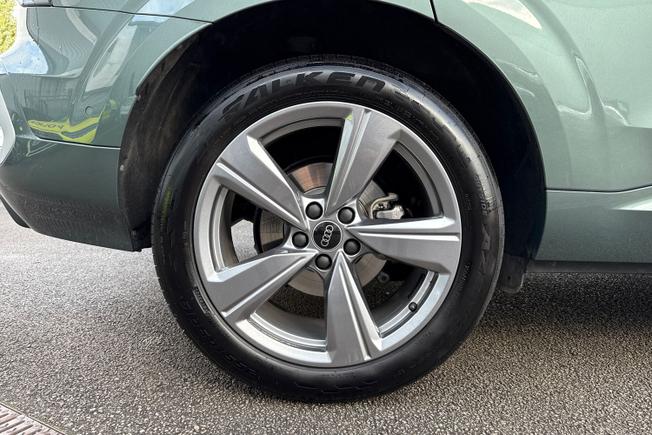 AUDI Q3 Photo 5