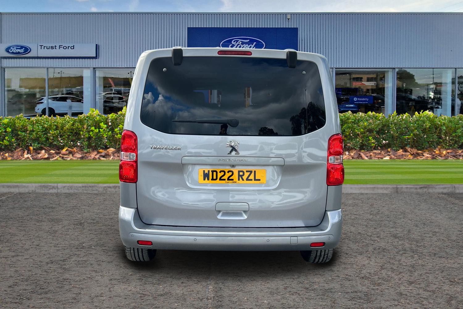 Peugeot TRAVELLER Photo 13