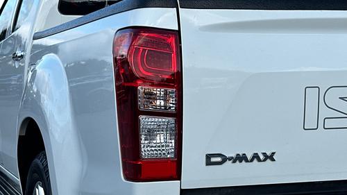 Isuzu D-MAX Photo autoimg-d115e4ab9bb39b376909c4f257945f9caf217625.jpg