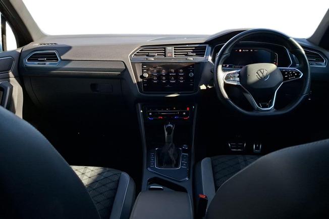 VOLKSWAGEN Tiguan Photo 10