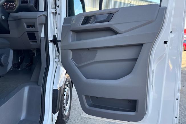 VOLKSWAGEN Crafter Photo 34