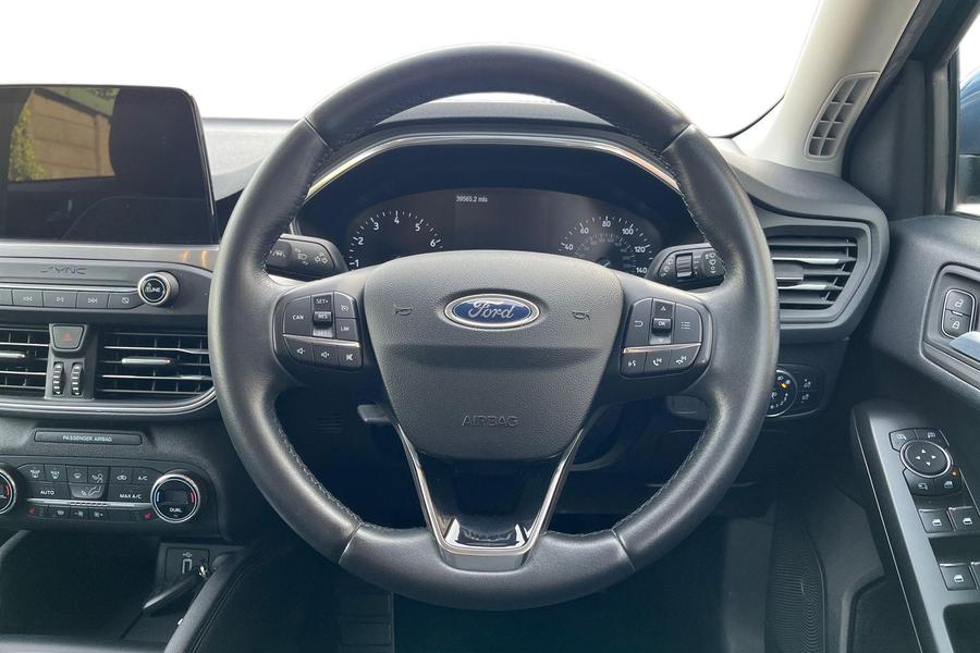 Ford FOCUS Photo autoimg-d11c9694bc3e0ef4f46f7730f701aba75d1214f1.jpg