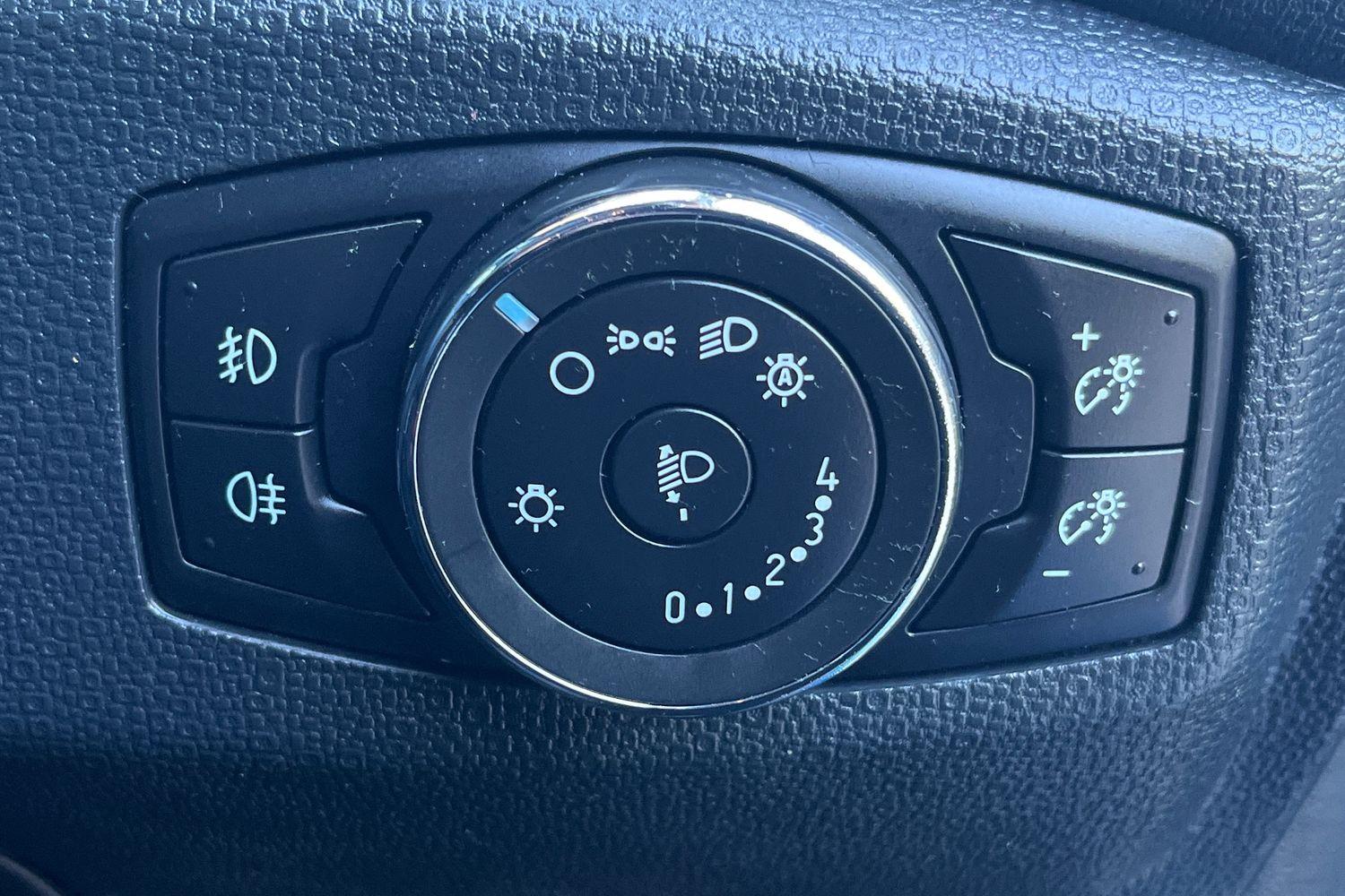 Ford ECOSPORT Photo 31