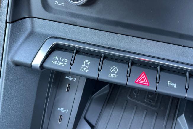 AUDI Q3 Photo 38