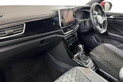 Volkswagen T-Roc Photo 2