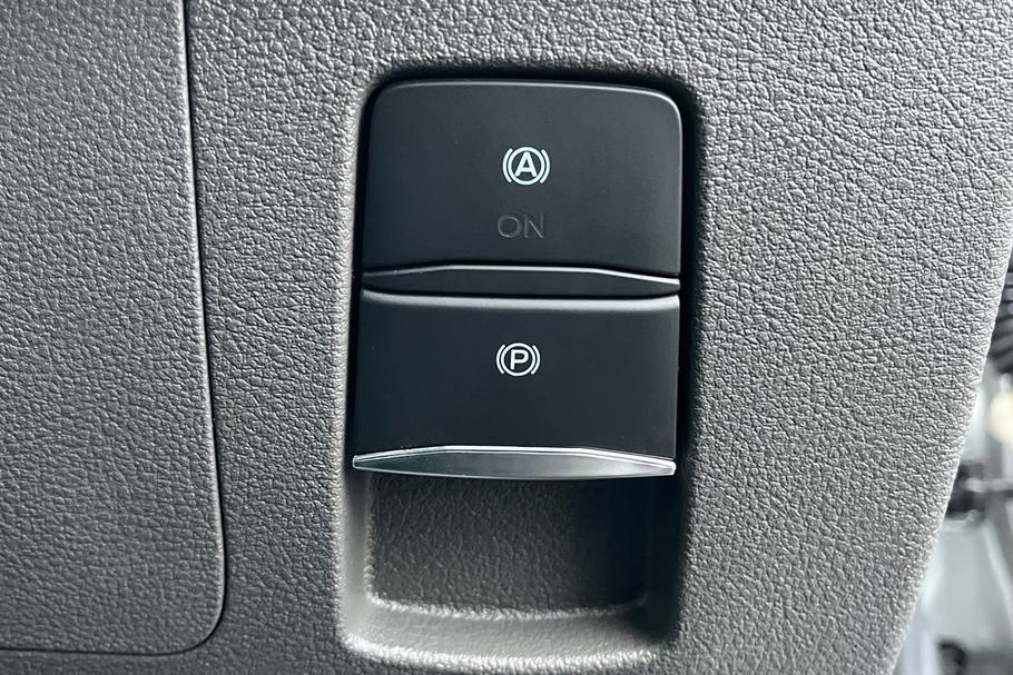 Used Ford E-TRANSIT 16