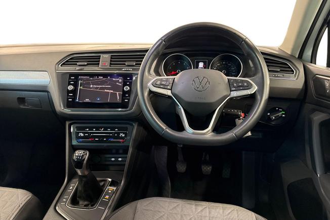 VOLKSWAGEN Tiguan Photo 11