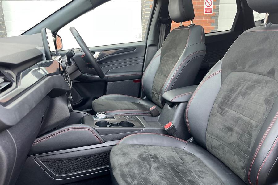 Ford KUGA Photo autoimg-d12fdf34c27cf84fc8a53304c631b14f3895e6ac.jpg